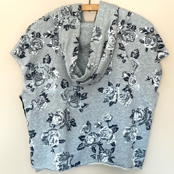 💕HOST PICK💕 NWT Calvin Klein Sleeveless Cropped Hoodie - Picture 4 of 15